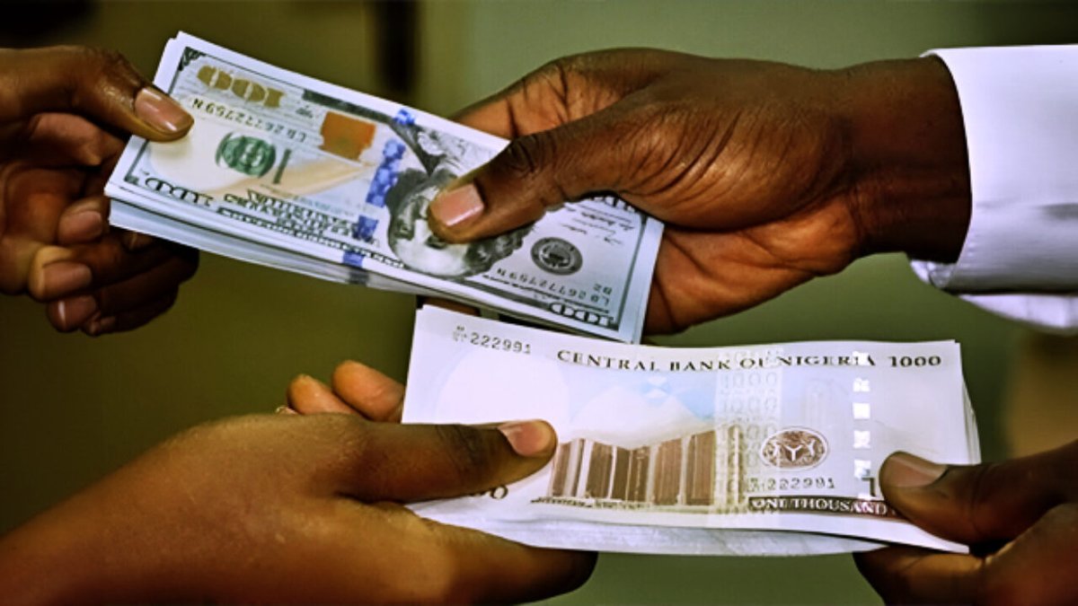 Naira Drops Against US Dollar In Official And Black Markets